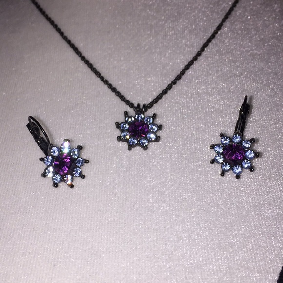 Jewelry - ✨🎉HOST PICK🎉✨Gem earrings and necklace set